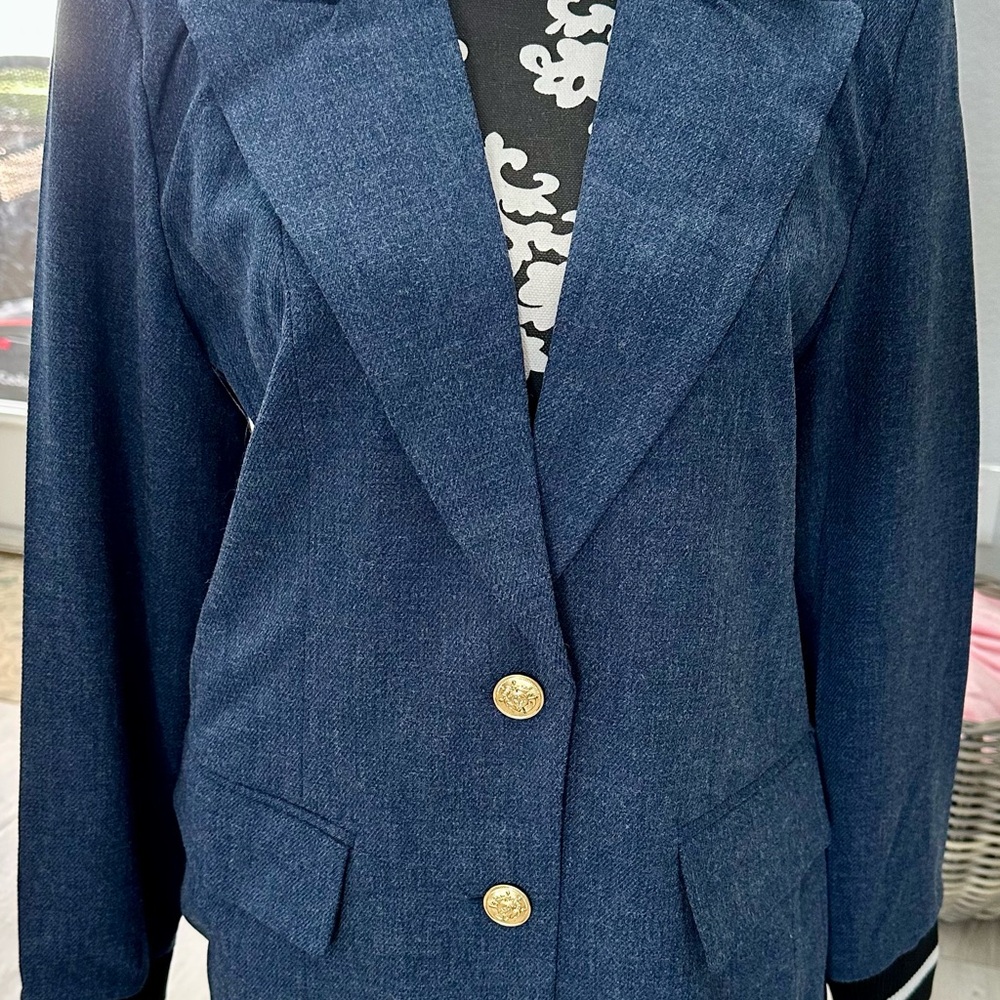 Dolce Cabo Navy Tailored Blazer with Contrast Trim - Picture 2 of 12